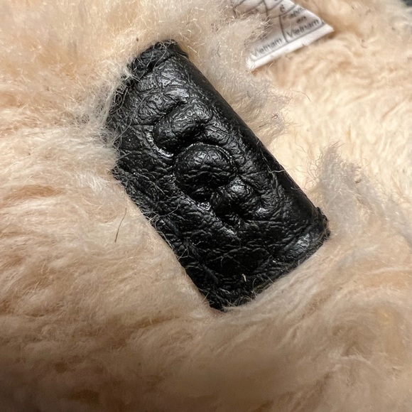 UGG Sherpa Fuzz Sugar Cross Plant Based Sustainable Platform Slides - Picture 7 of 16